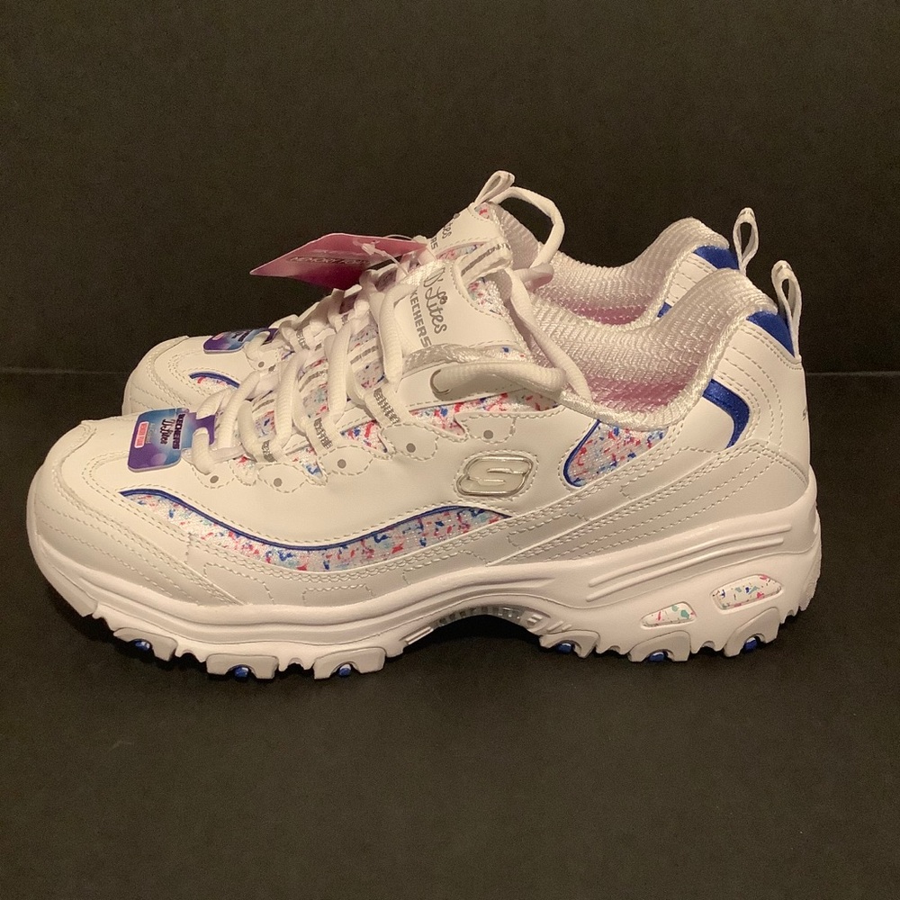 Skechers D’Lites Air cooled Memory Foam